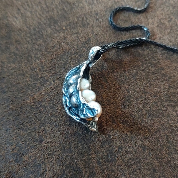 NWT Pea Pod Pendant pesrls&Silver. Handmade. Rhodium plated to avoid varnish - Picture 8 of 9